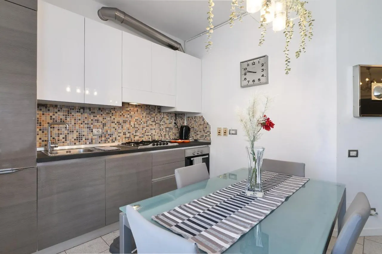 Appartamento Primopiano - Battaglia A Milano